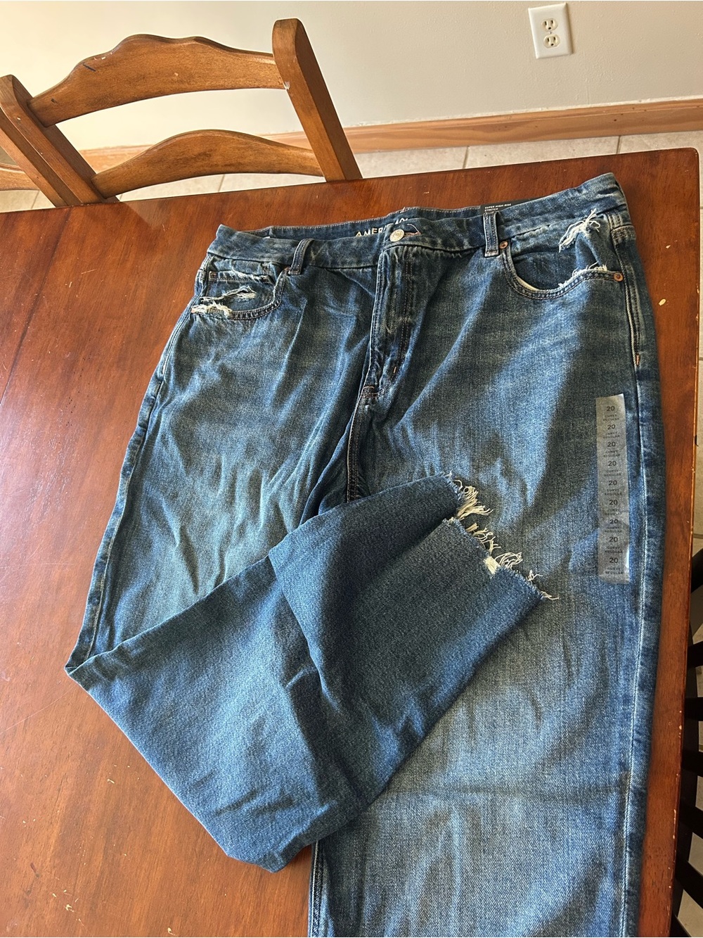 American Eagle Outfitters Men's Blue Distressed Straight Jeans